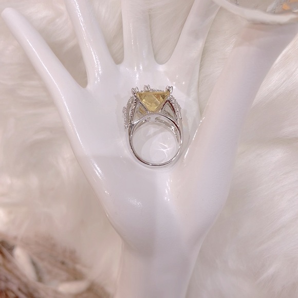 NEW! Sterling Silver Champagne Topaz & Crystal Cocktail Ring - Picture 6 of 7